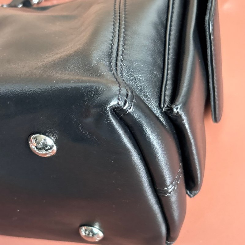 小號黑武士 男女都可::LOUIS VUITTON:: LV M24861 CarryAll Cargo Vibe PM 黑色雙口袋肩背包 斜背包 手提包-8