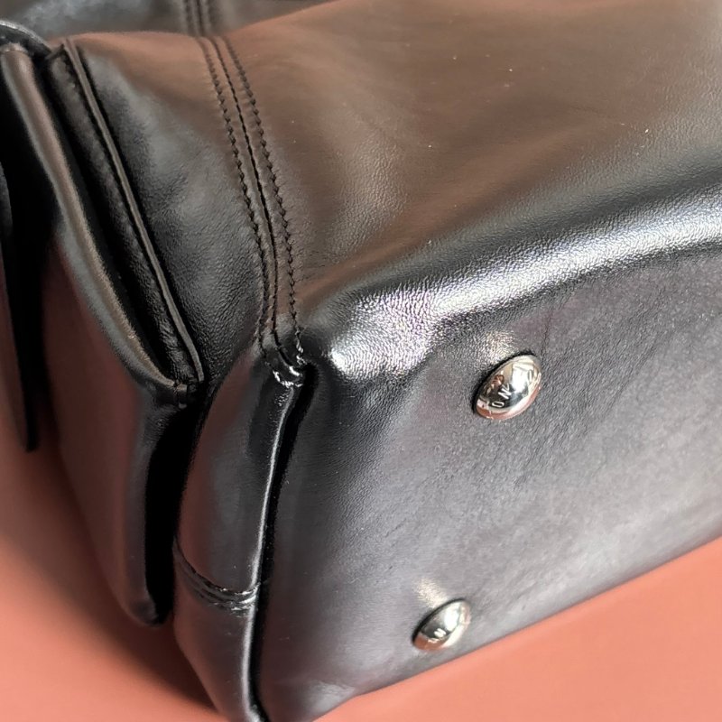 小號黑武士 男女都可::LOUIS VUITTON:: LV M24861 CarryAll Cargo Vibe PM 黑色雙口袋肩背包 斜背包 手提包-9