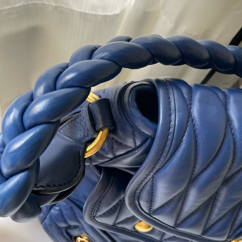 ▪️富貴選物FUGUEI▪️MIU MIU 千金秀款藍金拉鏈包-3