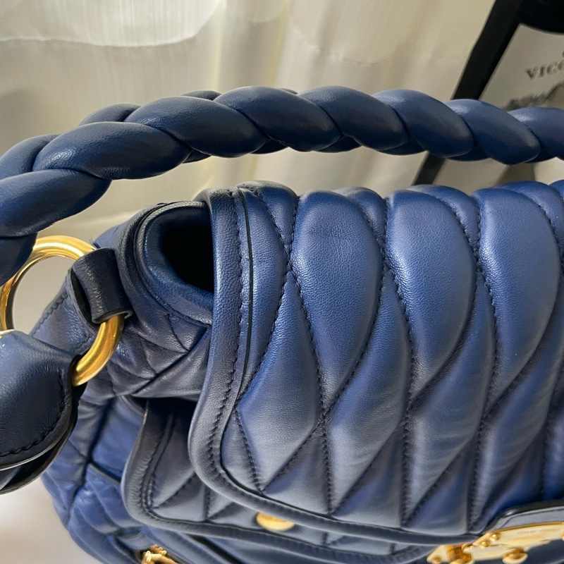 ▪️富貴選物FUGUEI▪️MIU MIU 千金秀款藍金拉鏈包-5