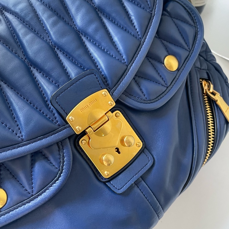 ▪️富貴選物FUGUEI▪️MIU MIU 千金秀款藍金拉鏈包-6