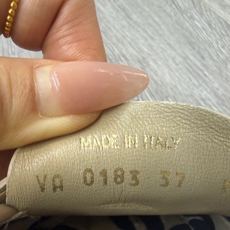 97新 Lv女装豆豆鞋 37碼-11