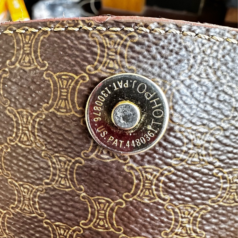 【標題】：CELINE 經典復古老花後背包｜Macadam 凱旋門拼皮 迷你後背包 Vintage-30