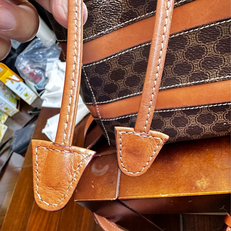 【標題】：CELINE 經典復古老花後背包｜Macadam 凱旋門拼皮 迷你後背包 Vintage-36