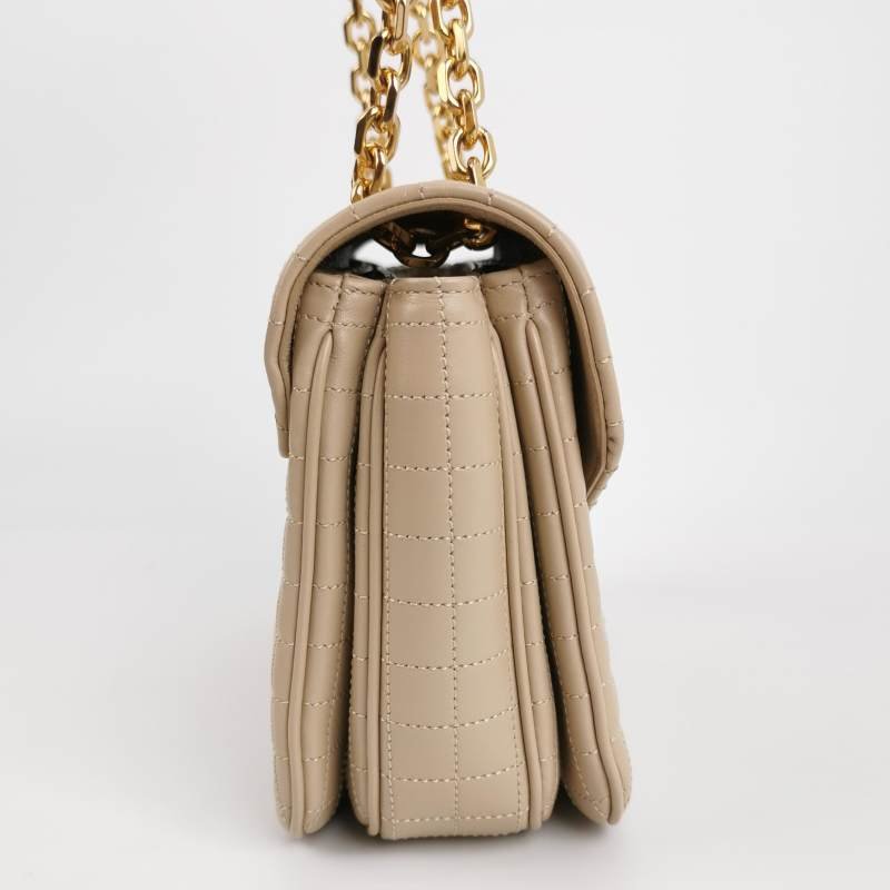 Celine C Bag中號牛皮純色絎縫C字扣單肩包-3