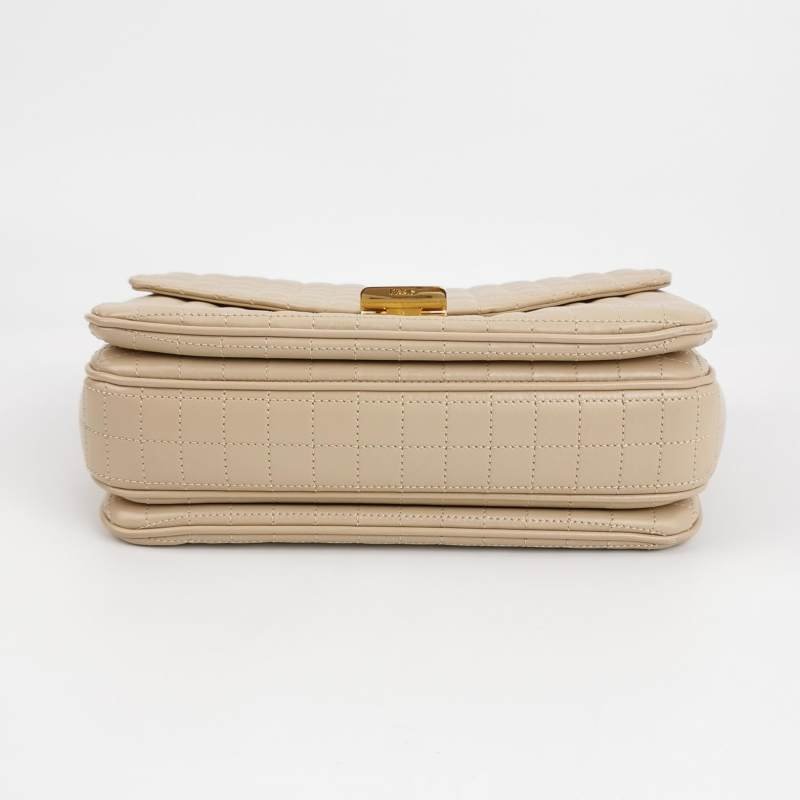 Celine C Bag中號牛皮純色絎縫C字扣單肩包-5