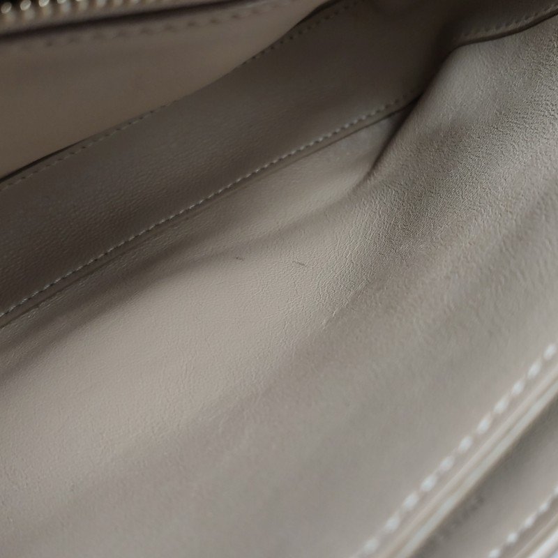 Celine C Bag中號牛皮純色絎縫C字扣單肩包-8