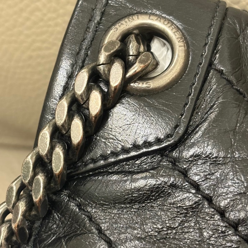 YSL Saint Laurent Niki 黑銀中號 新款 D扣 肩背包-3
