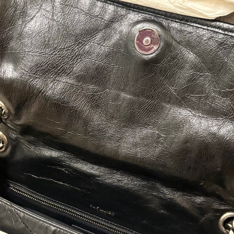 YSL Saint Laurent Niki 黑銀中號 新款 D扣 肩背包-5