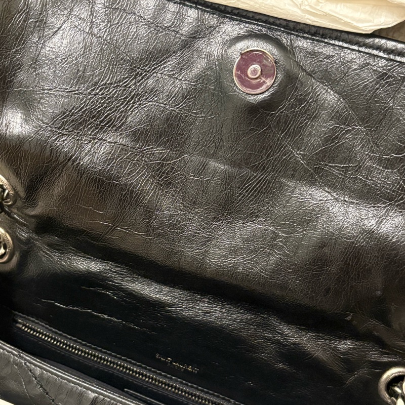 YSL Saint Laurent Niki 黑銀中號 新款 D扣 肩背包-14