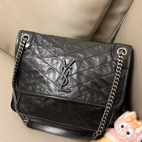 年前優惠到2/15💗二手美況🎀YSL-Saint Laurent Niki 黑銀中號 新款 D扣 肩背包