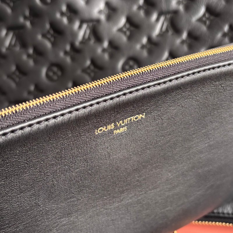 ::LOUIS VUITTON:: LV M12068 Coussin Hobo MM 黑色牛皮Monogram壓紋 肩背鏈包 肩背包-3