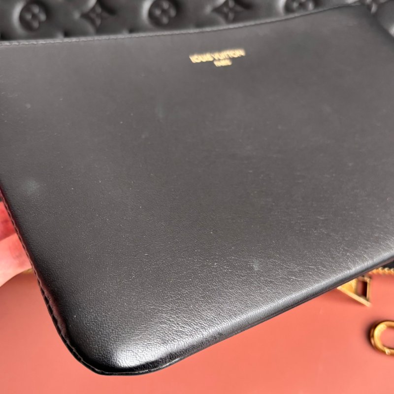 ::LOUIS VUITTON:: LV M12068 Coussin Hobo MM 黑色牛皮Monogram壓紋 肩背鏈包 肩背包-5