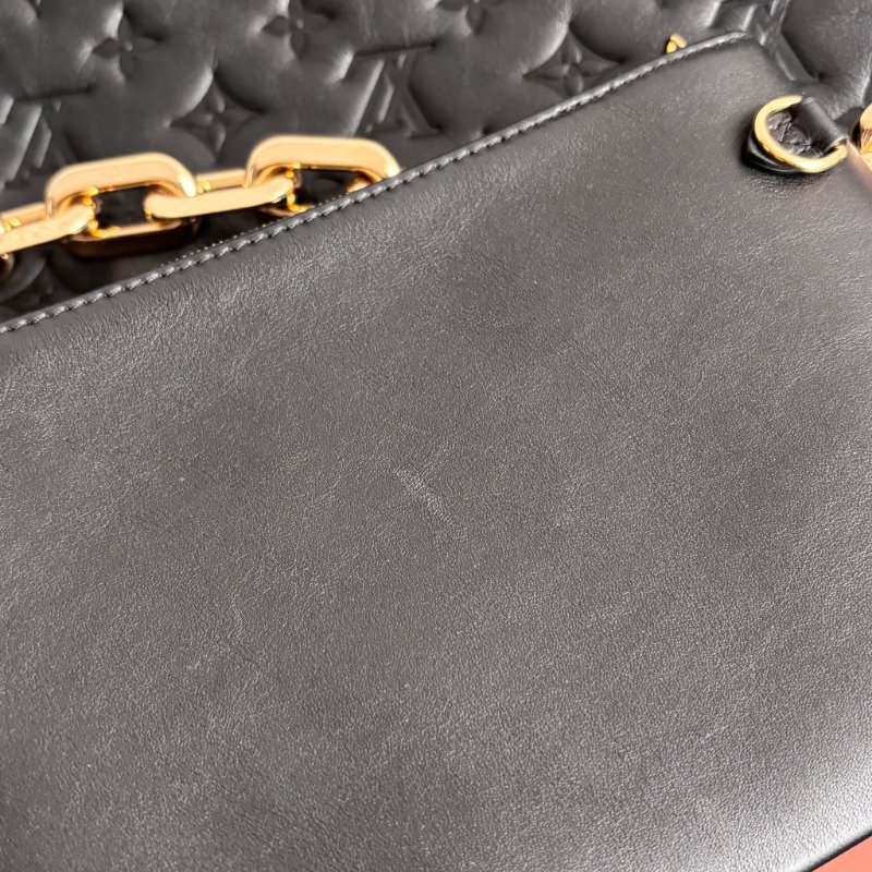 ::LOUIS VUITTON:: LV M12068 Coussin Hobo MM 黑色牛皮Monogram壓紋 肩背鏈包 肩背包-8