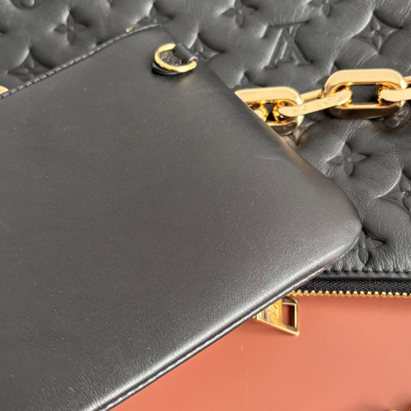 ::LOUIS VUITTON:: LV M12068 Coussin Hobo MM 黑色牛皮Monogram壓紋 肩背鏈包 肩背包-9