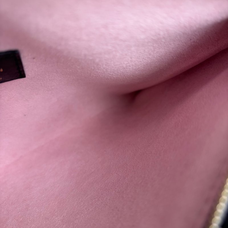 ::LOUIS VUITTON:: LV M12068 Coussin Hobo MM 黑色牛皮Monogram壓紋 肩背鏈包 肩背包-16