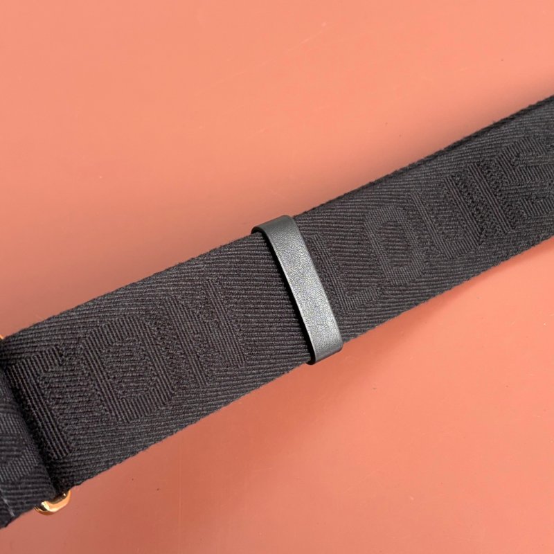 ::LOUIS VUITTON:: LV M12068 Coussin Hobo MM 黑色牛皮Monogram壓紋 肩背鏈包 肩背包-24