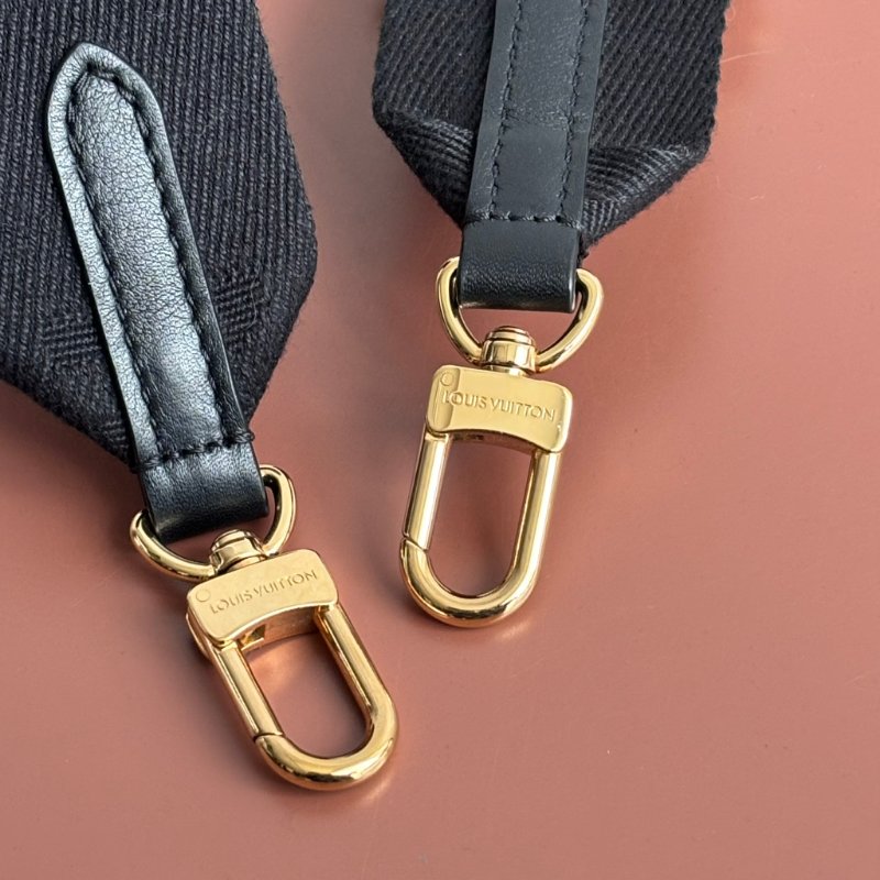 ::LOUIS VUITTON:: LV M12068 Coussin Hobo MM 黑色牛皮Monogram壓紋 肩背鏈包 肩背包-25