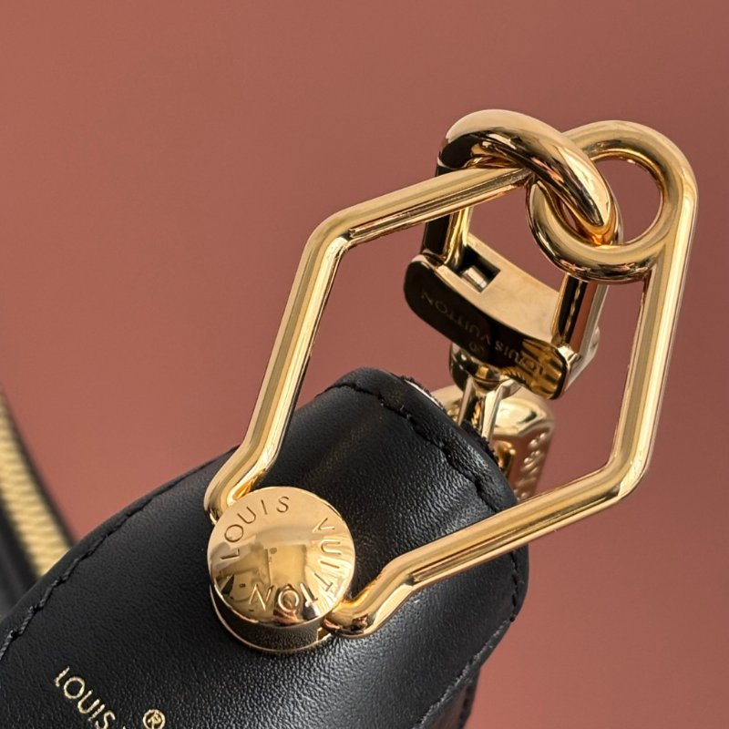 ::LOUIS VUITTON:: LV M12068 Coussin Hobo MM 黑色牛皮Monogram壓紋 肩背鏈包 肩背包-27