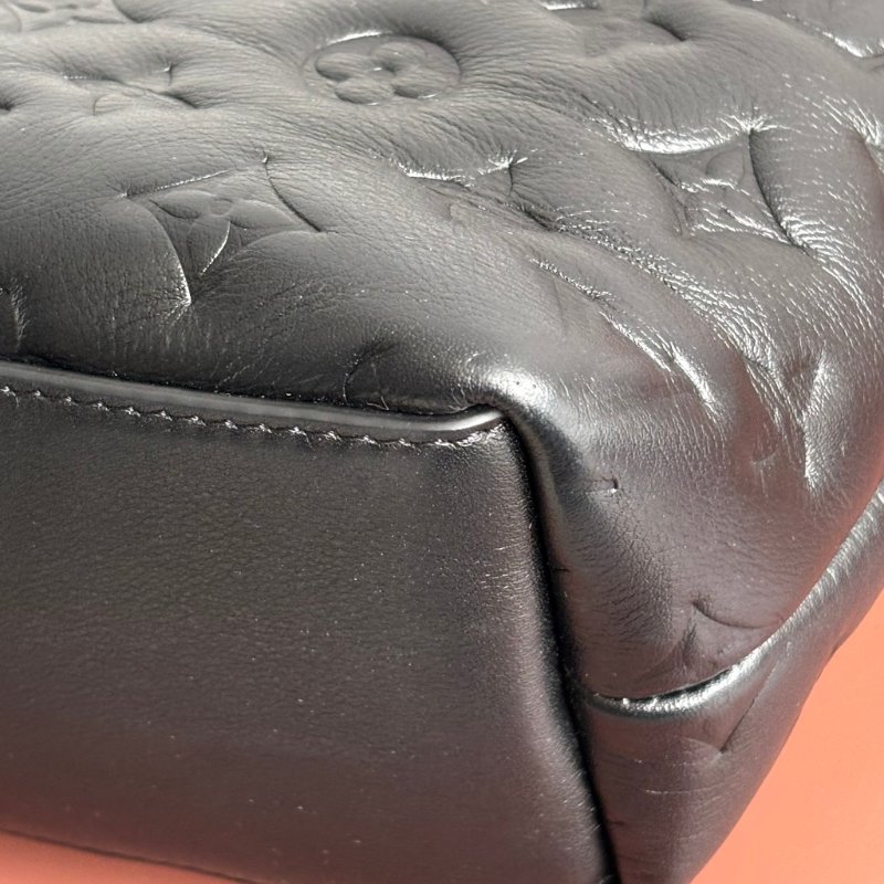 ::LOUIS VUITTON:: LV M12068 Coussin Hobo MM 黑色牛皮Monogram壓紋 肩背鏈包 肩背包-33