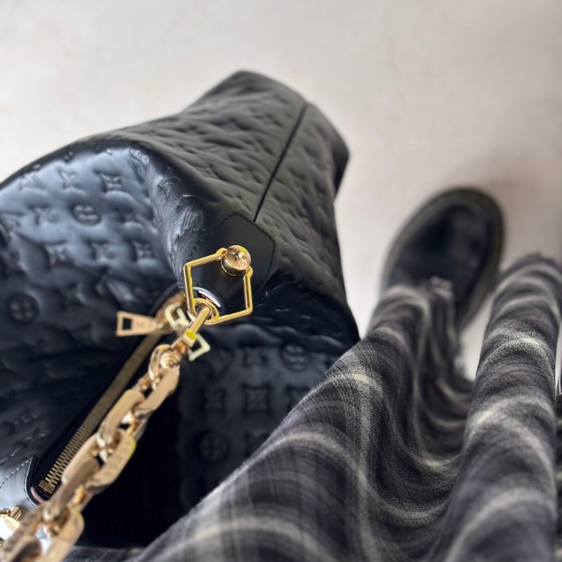 ::LOUIS VUITTON:: LV M12068 Coussin Hobo MM 黑色牛皮Monogram壓紋 肩背鏈包 肩背包-43