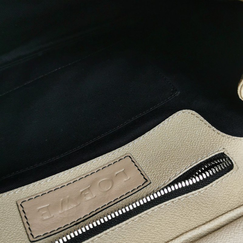 Loewe牛皮徽標印花字母Logo斜挎包單肩包-9