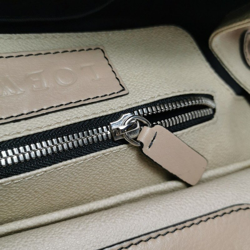 Loewe牛皮徽標印花字母Logo斜挎包單肩包-12