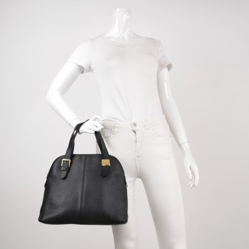 Burberry牛皮純色字母Logo拉鏈手提包-1