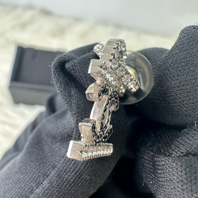 CHANEL 19 CC黑銀水鑽造型耳環 全套有盒-6