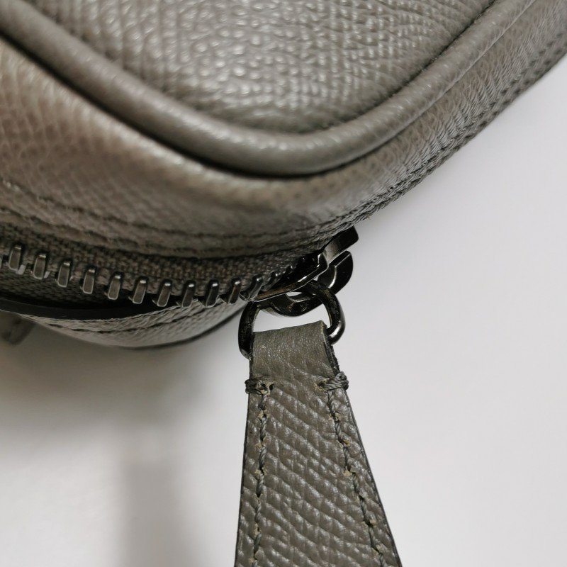 Burberry牛皮純色字母logo斜挎包單肩包-15