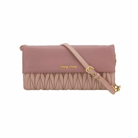 Miu Miu Matelasse羊皮拼色金屬字母徽標褶皺斜挎包單肩包
