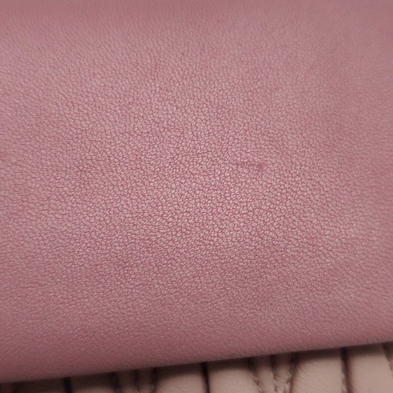 Miu Miu Matelasse羊皮拼色金屬字母徽標褶皺斜挎包單肩包-16