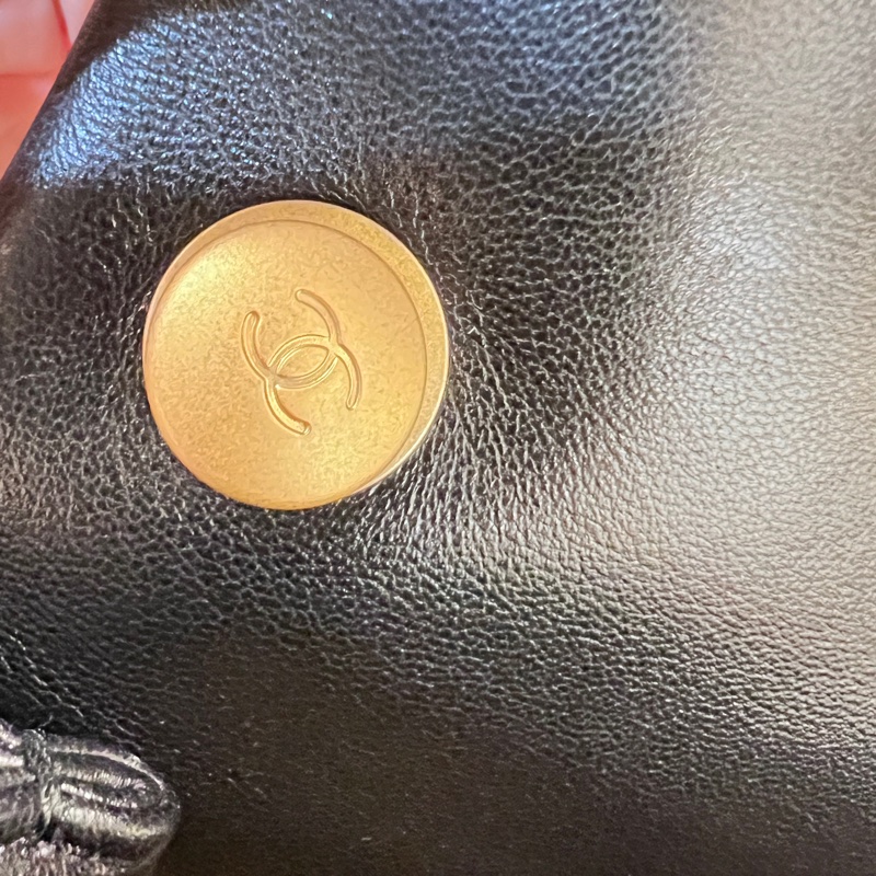 Chanel 黑羊皮霧金釦CF20雙珍珠下蓋肩斜背包-11