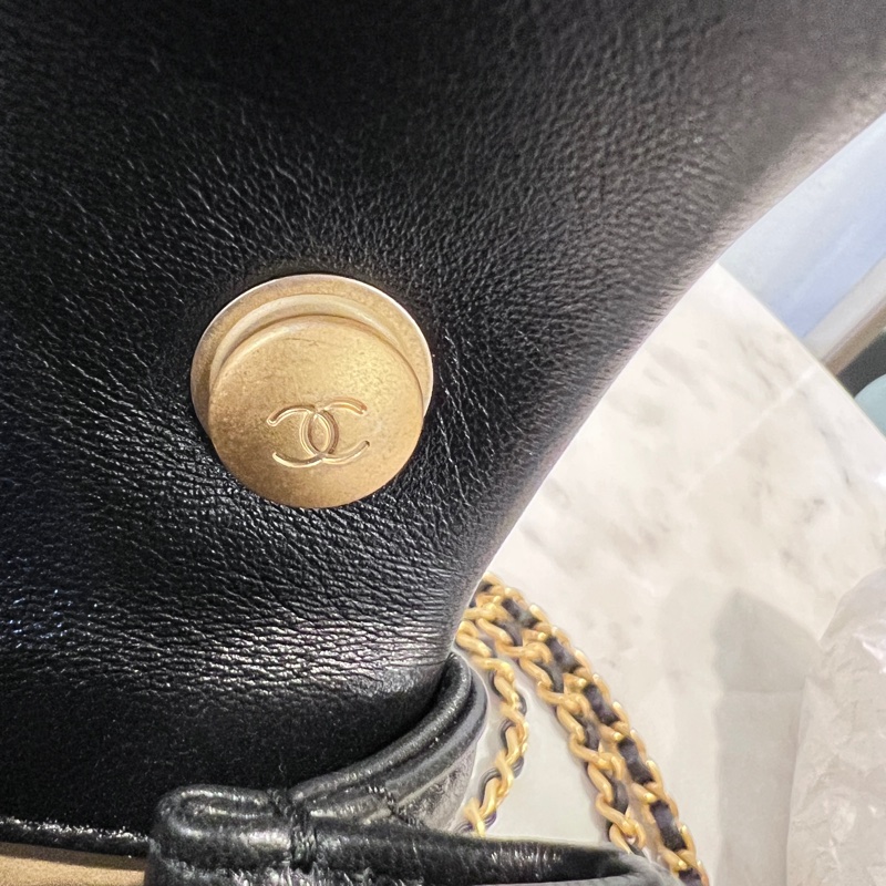 Chanel 黑羊皮霧金釦CF20雙珍珠下蓋肩斜背包-12