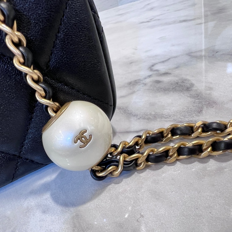 Chanel 黑羊皮霧金釦CF20雙珍珠下蓋肩斜背包-18