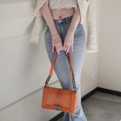 CHANEL橙色限量蛇皮 leboy小號鏈條包 20*11*6 98新配件塵袋