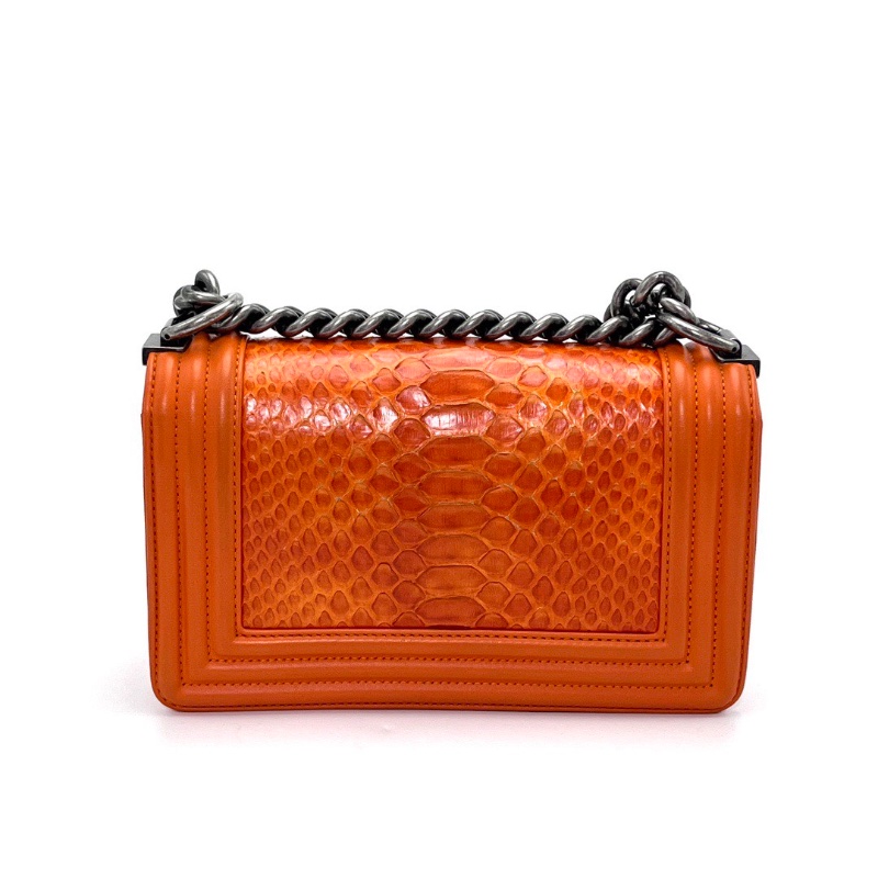 CHANEL橙色限量蛇皮 leboy小號鏈條包 20*11*6 98新配件塵袋-6