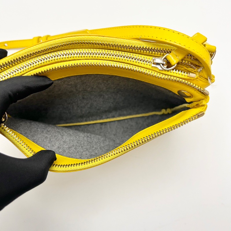 CELINE 黃色trio三合一金扣肩背斜背包22*15*3 98新配件塵袋-2