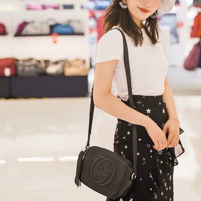 GUCCI Logo壓印流蘇掛飾肩背斜背相機包21*15*7 98新配件塵袋-0