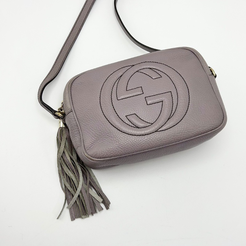 GUCCI Logo壓印流蘇掛飾肩背斜背相機包21*15*7 98新配件塵袋-3