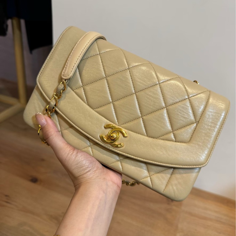 CHANEL VINTAGE 經典 diana 黛安娜 米色 奶茶色 羊皮金釦 戴妃包 黛妃包 斜背包 肩背包 手提包-0