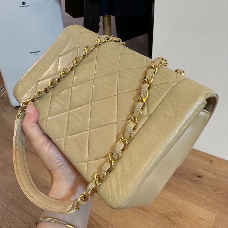 CHANEL VINTAGE 經典 diana 黛安娜 米色 奶茶色 羊皮金釦 戴妃包 黛妃包 斜背包 肩背包 手提包-12