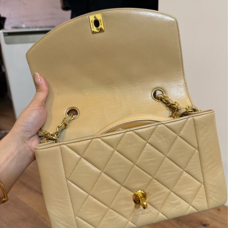 CHANEL VINTAGE 經典 diana 黛安娜 米色 奶茶色 羊皮金釦 戴妃包 黛妃包 斜背包 肩背包 手提包-16