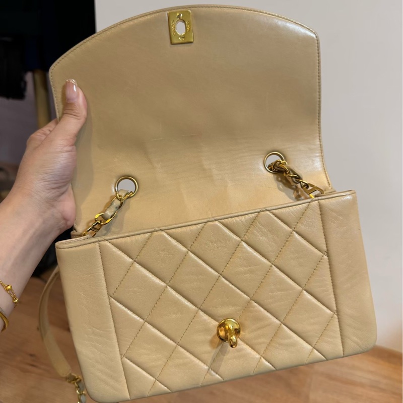 CHANEL VINTAGE 經典 diana 黛安娜 米色 奶茶色 羊皮金釦 戴妃包 黛妃包 斜背包 肩背包 手提包-18