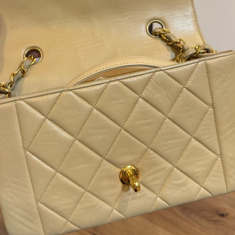 CHANEL VINTAGE 經典 diana 黛安娜 米色 奶茶色 羊皮金釦 戴妃包 黛妃包 斜背包 肩背包 手提包-29