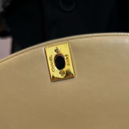 CHANEL VINTAGE 經典 diana 黛安娜 米色 奶茶色 羊皮金釦 戴妃包 黛妃包 斜背包 肩背包 手提包-43