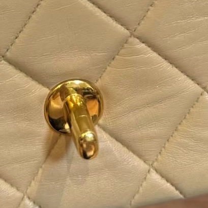 CHANEL VINTAGE 經典 diana 黛安娜 米色 奶茶色 羊皮金釦 戴妃包 黛妃包 斜背包 肩背包 手提包-44