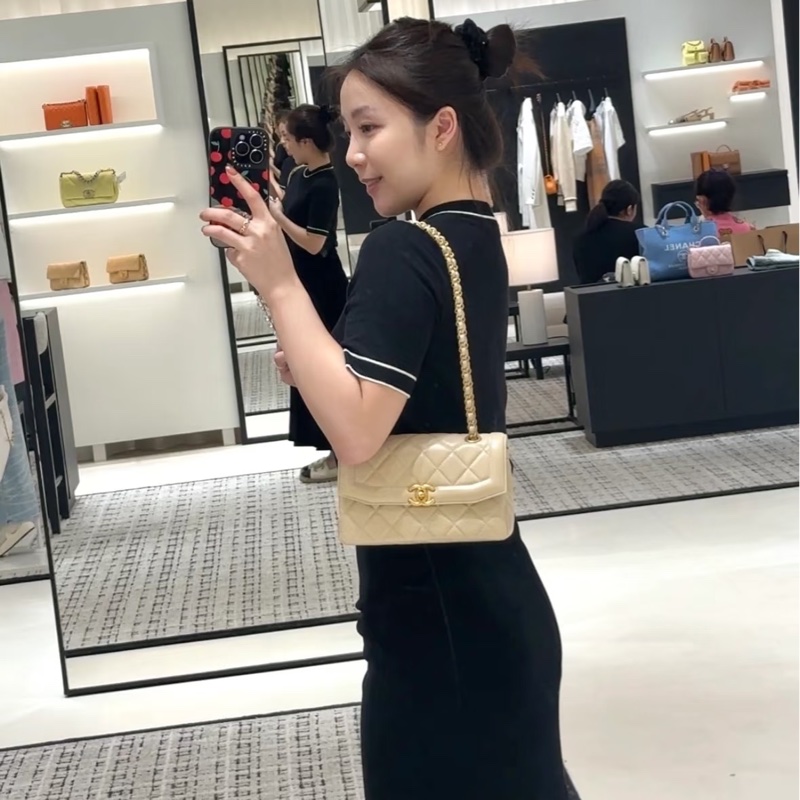 CHANEL VINTAGE 經典 diana 黛安娜 米色 奶茶色 羊皮金釦 戴妃包 黛妃包 斜背包 肩背包 手提包-7