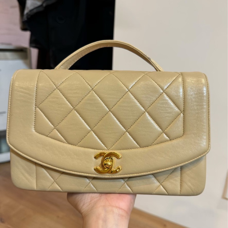 CHANEL VINTAGE 經典 diana 黛安娜 米色 奶茶色 羊皮金釦 戴妃包 黛妃包 斜背包 肩背包 手提包-8