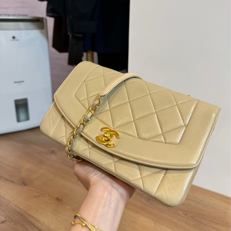 CHANEL VINTAGE 經典 diana 黛安娜 米色 奶茶色 羊皮金釦 戴妃包 黛妃包 斜背包 肩背包 手提包-10